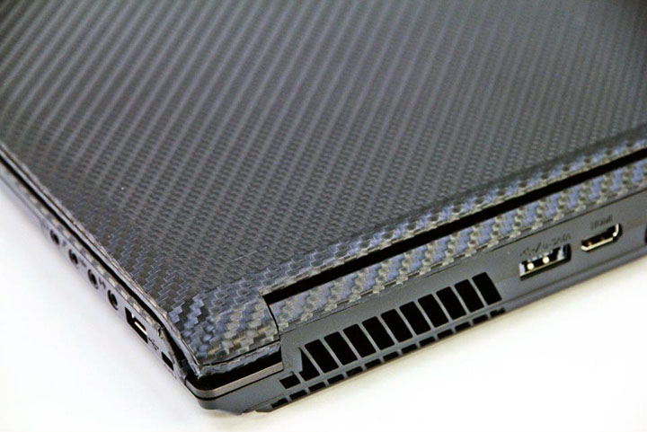 Sager NP8150 Carbon Fiber Mod Detail