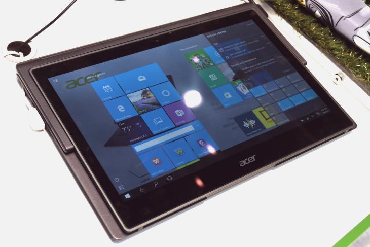 Acer Aspire R13 R7-372T Tablet Mode