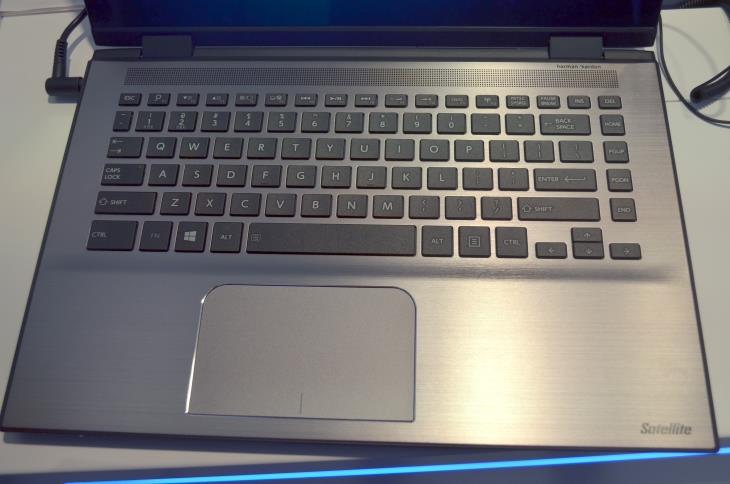Toshiba Satellite Radius E45DW-C4210 3