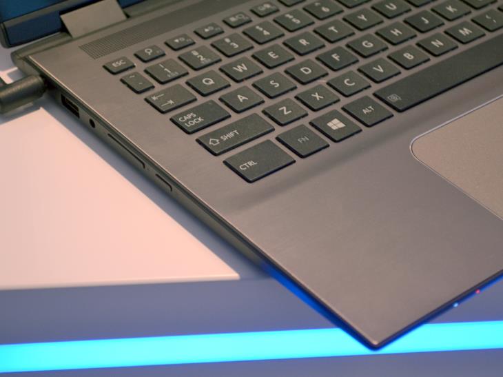 Toshiba Satellite Radius E45DW-C4210 4