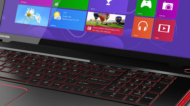 Toshiba X75 X70 Detail